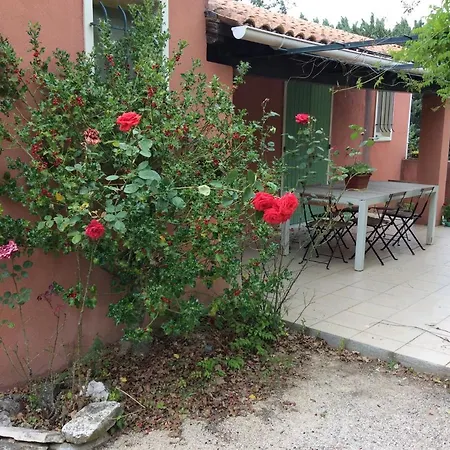 Piscine Face Au Grand Luberon וילה