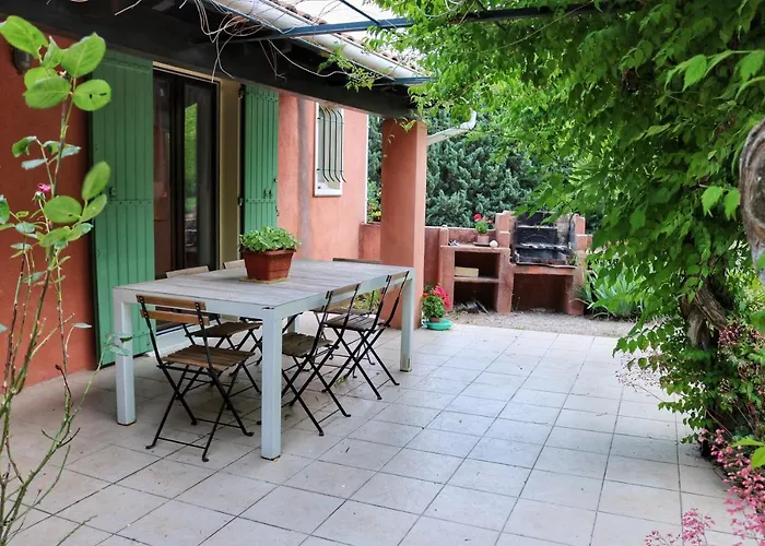 Piscine Face Au Grand Luberon Villa
